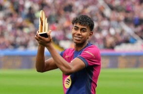 库里27+10 德罗赞24分勇士大胜国王