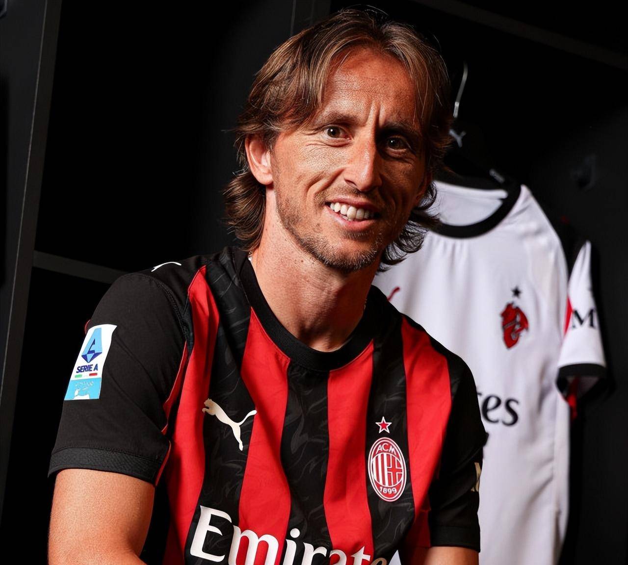 2021 回顾：勇士队在不被看好的情况下通过季中交易外野群，最终爆冷夺冠