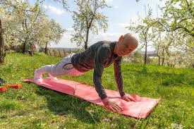 记者：下个月刘祝润就要当爸爸了，孩子会在大连出生